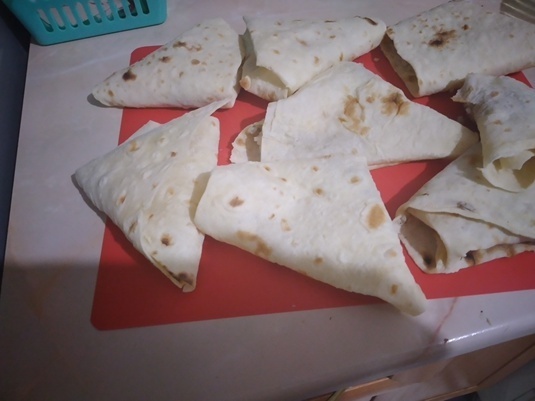 Долго думать не пришлось! Провела ревизию холодильника и нашла это....