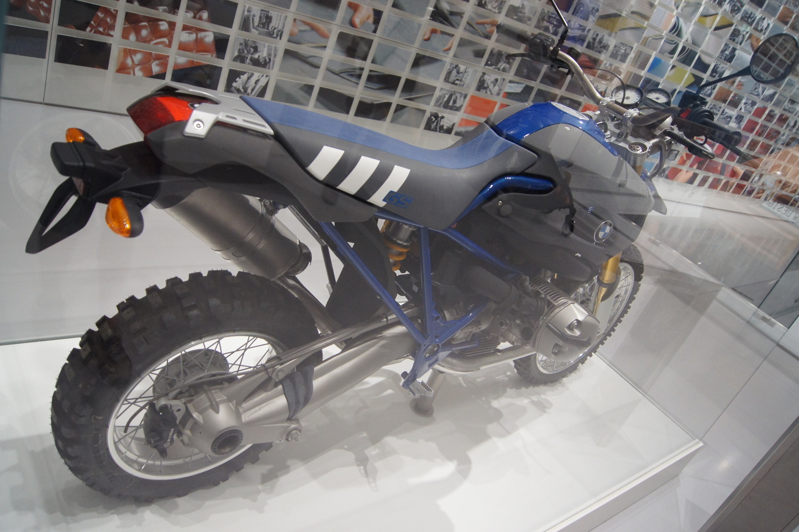 Вот как должен выглядеть современный музей одного из автопроизводителей. Это музей истории БМВ..Мюнхен