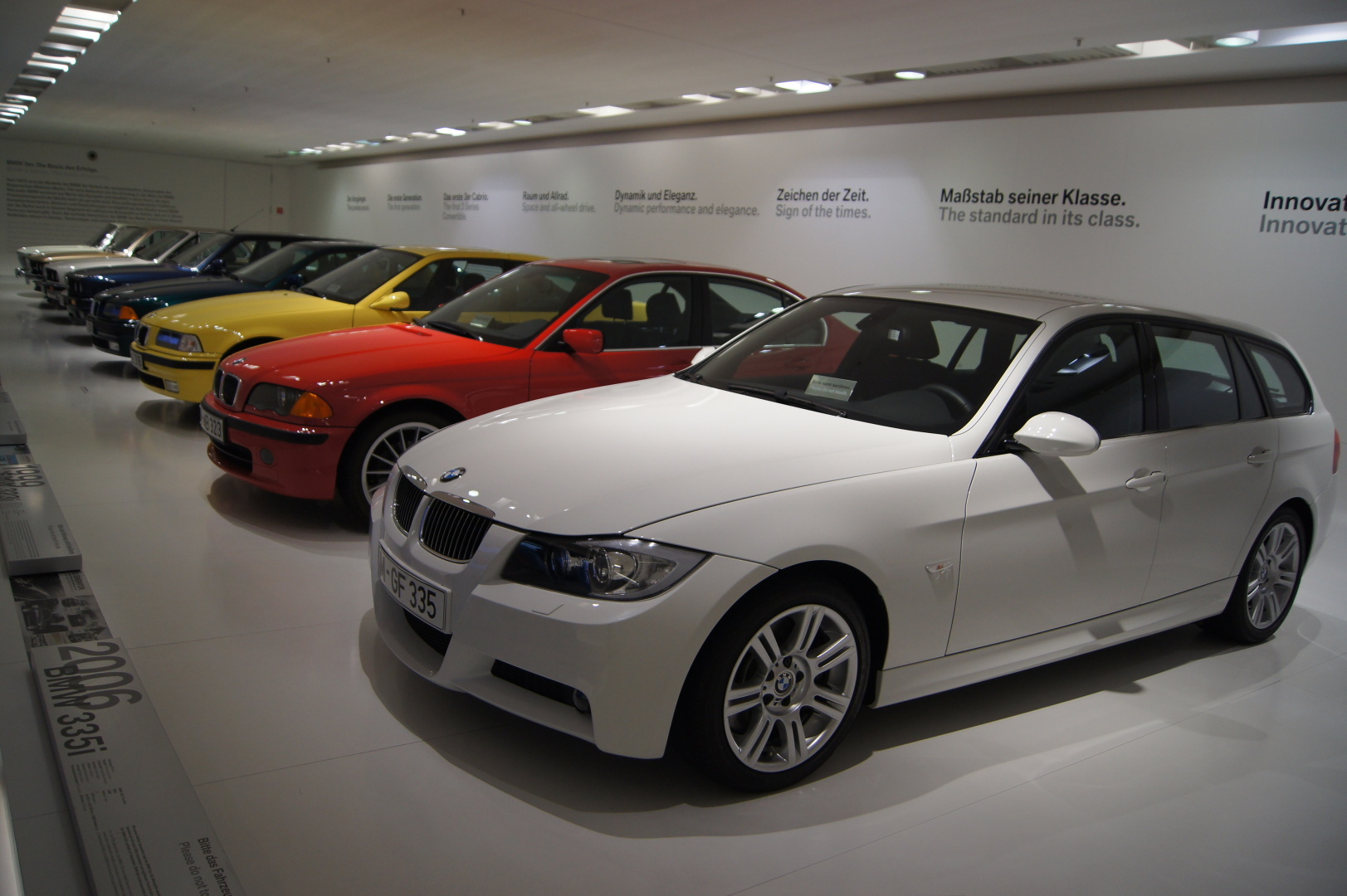 Вот как должен выглядеть современный музей одного из автопроизводителей. Это музей истории БМВ..Мюнхен