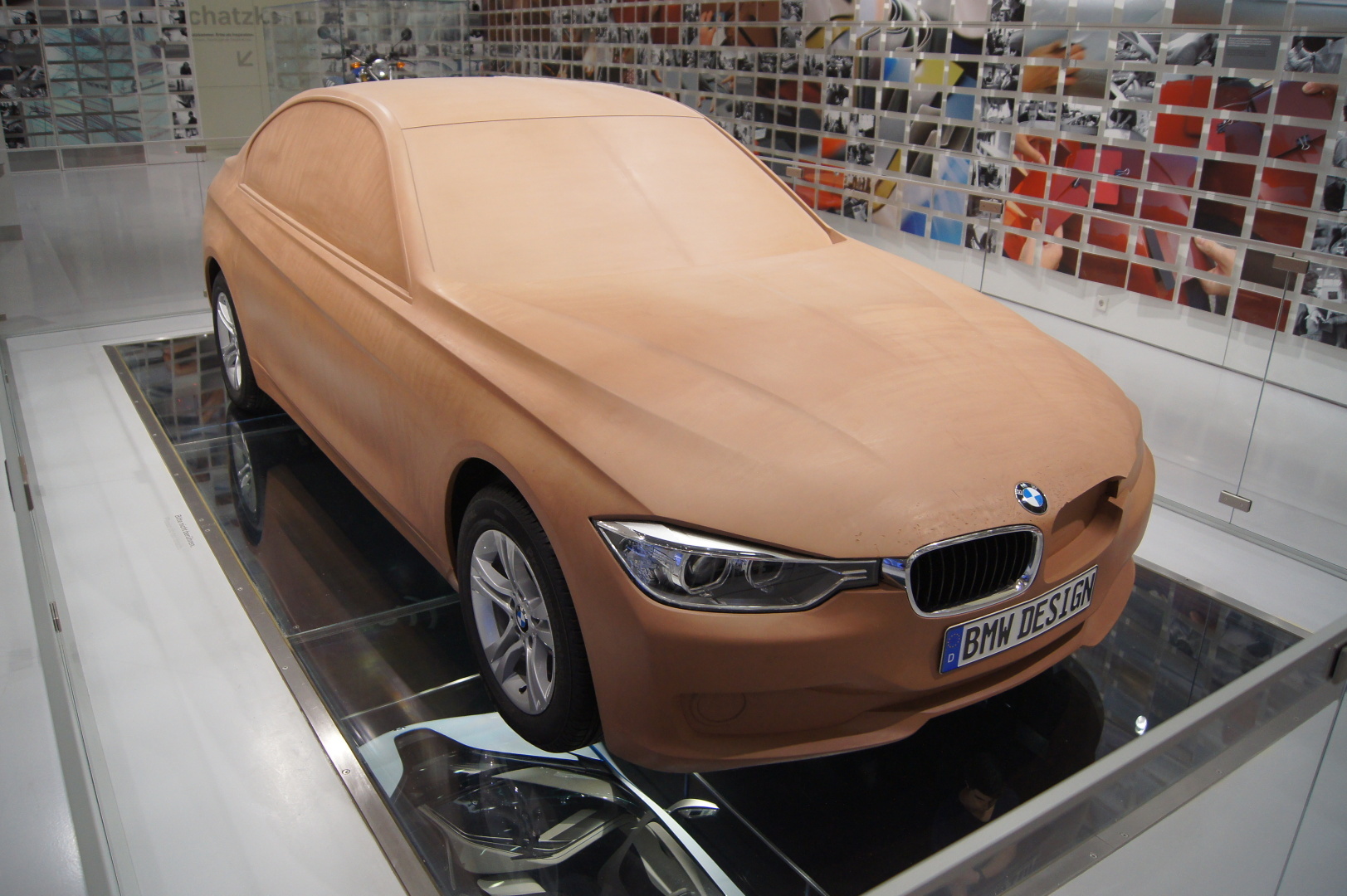 Вот как должен выглядеть современный музей одного из автопроизводителей. Это музей истории БМВ..Мюнхен