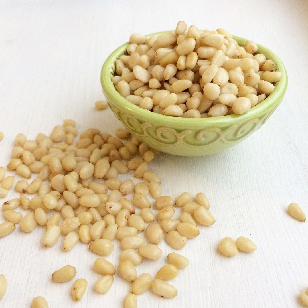 Арахис, какая польза от арахиса семейства бобовых.