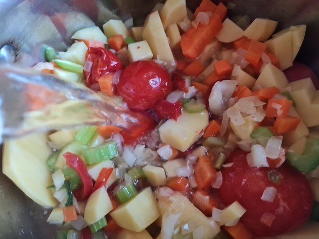 Рыбный суп с овощами