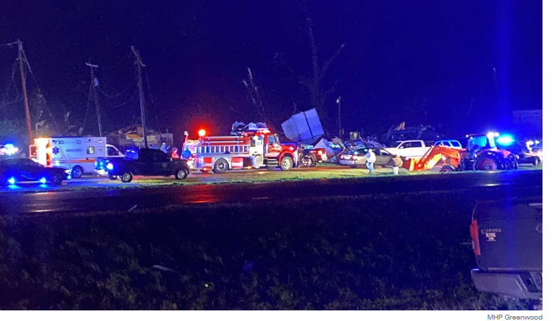 Потеря будет ощущаться в этих городах вечно. По меньшей мере 23 погибших в результате ураганов, вызванных торнадо, прокатились по Миссисипи.