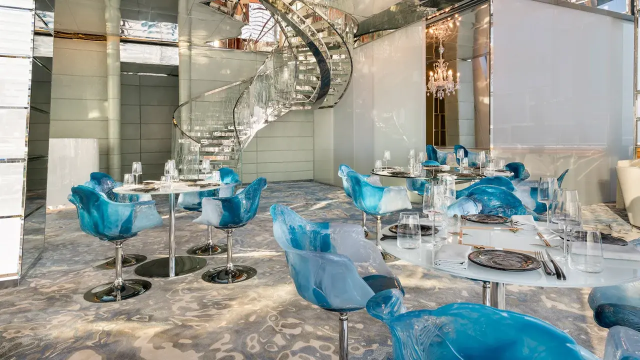 Потрясающей красоты отель Катара в форме двух гигантских мечей