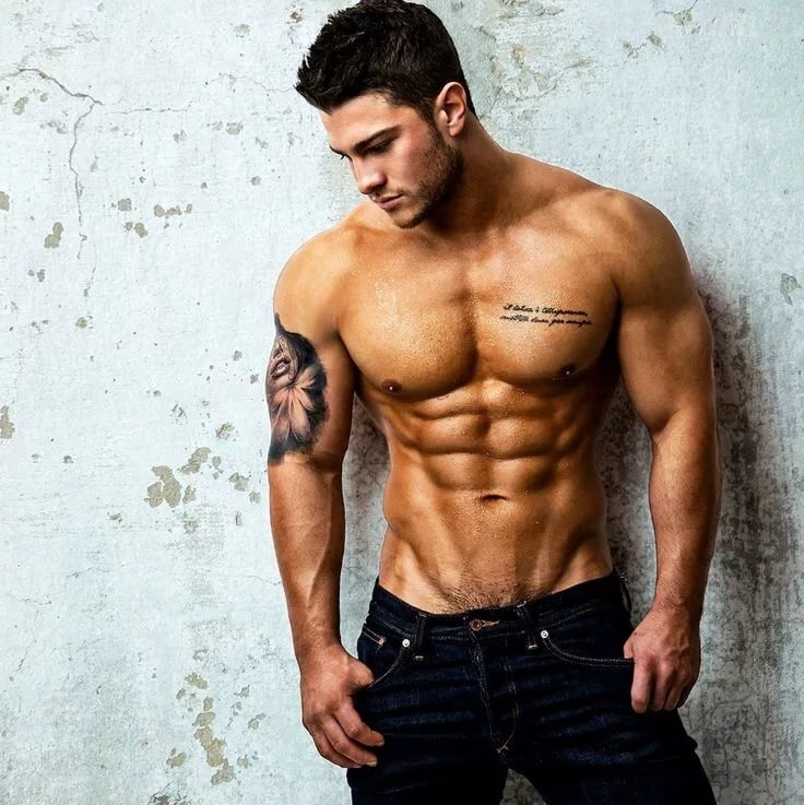 Почему мужчины стараются накачать мускулы