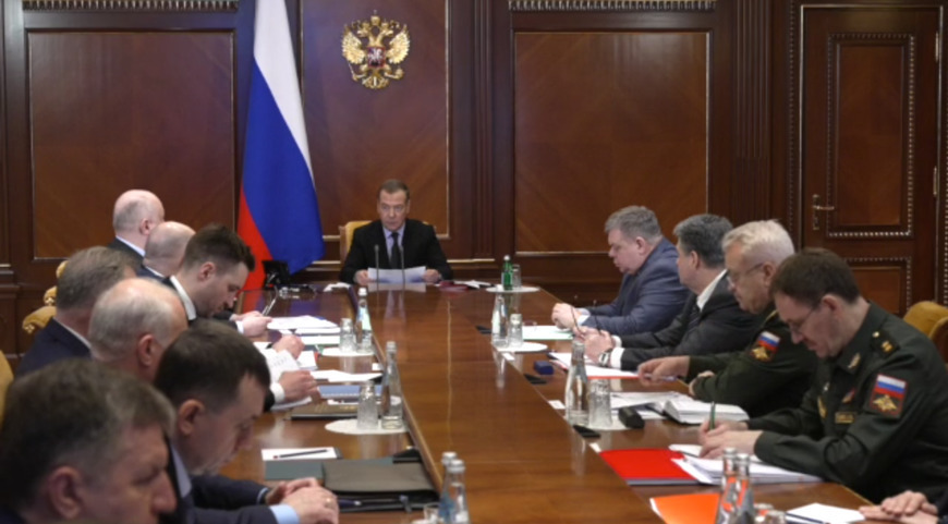 "Перспективы Дмитрия Медведева на посту президента России в 2024 году: анализ ситуации"