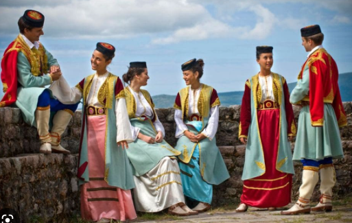 Из девочки в мальчика, из девушки в мужчину.Кто они - черногорские вирджины?