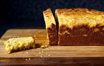 Сметанный кукурузный хлеб с алеппо