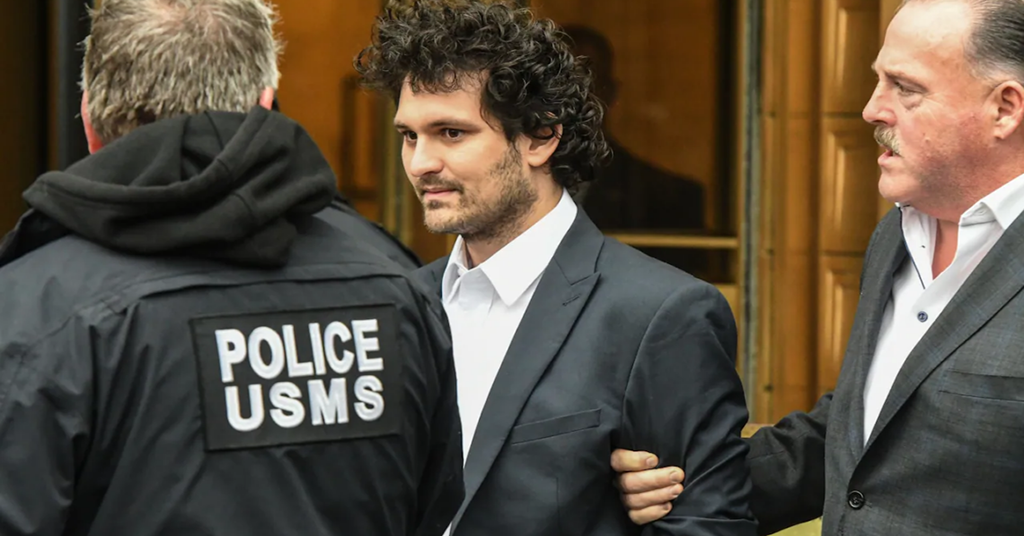 США предъявляют обвинения Сэму Бэнкмен-Фриду в связи с китайскими взятками: что это означает для будущего регулирования криптовалют