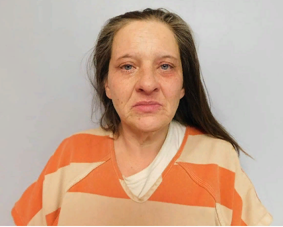 46-летняя женщина признана виновной в убийстве 82-летнего жениха и проживании с телом в течение нескольких месяцев