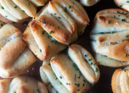 Сметана и шнитт-лук