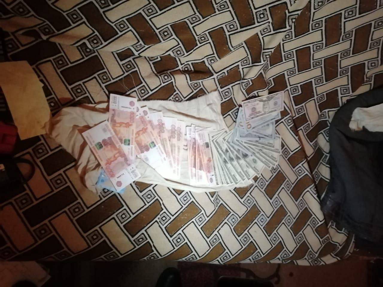 О папе, девочке, антивоенных рисунках и не только.