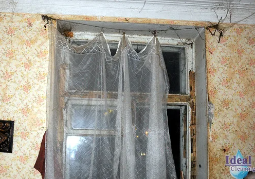 Как одна семья превратила свое жилье в полигон мусора и бытовых отходов