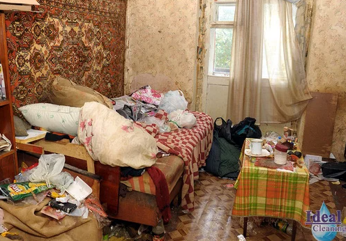 Как одна семья превратила свое жилье в полигон мусора и бытовых отходов