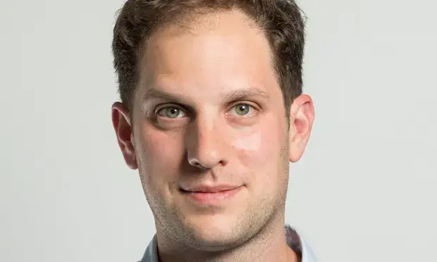 Эвану Гершковичу может грозить до 20 лет лишения свободы, так как ФСБ заявляет, что он «собирал секретную информацию».