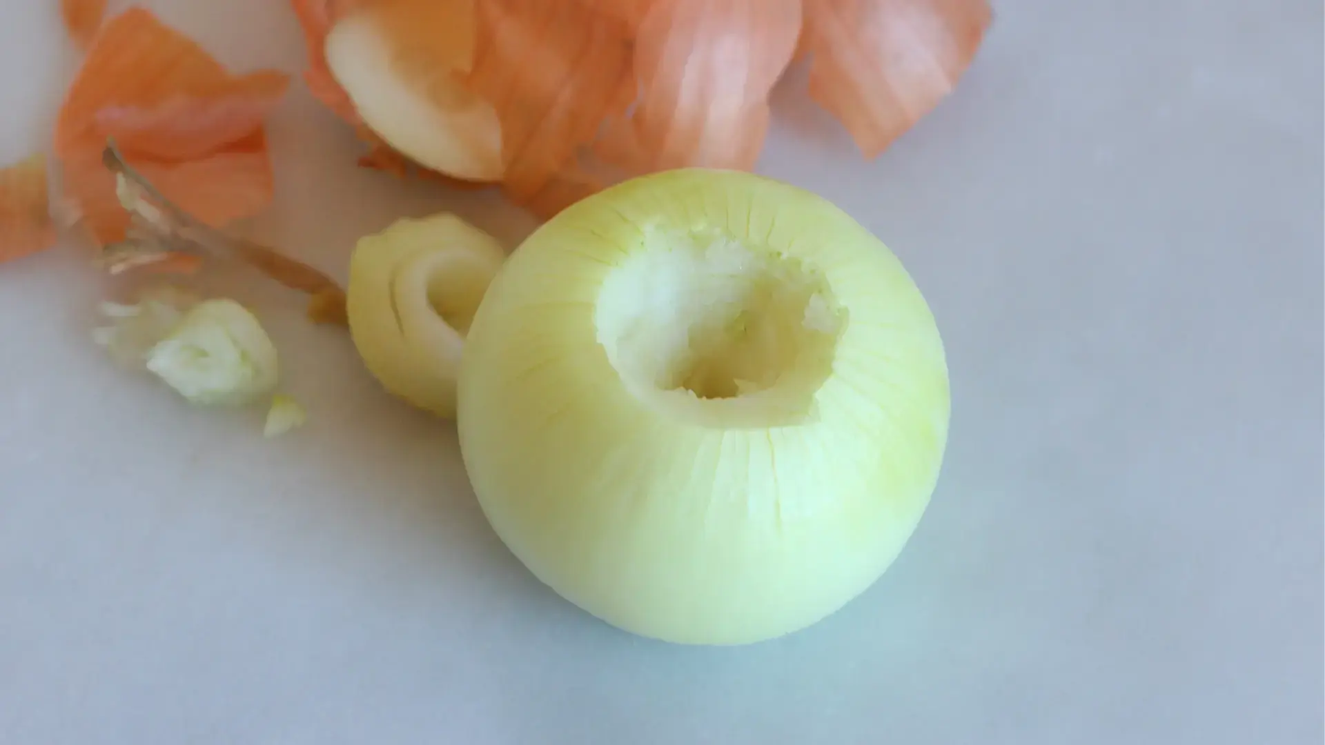 Запеченный лук, в качестве гарнира. Просто и вкусно