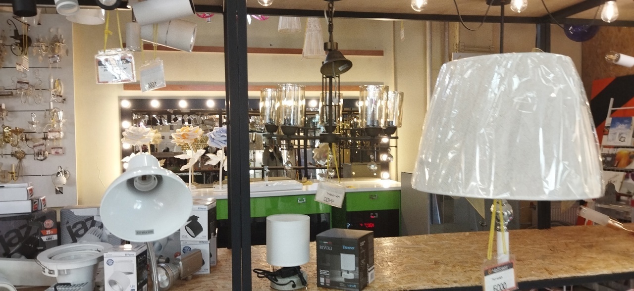 Чебсвет, что в здании бывшей "Карусели". Анализ работы магазина устами покупателя.