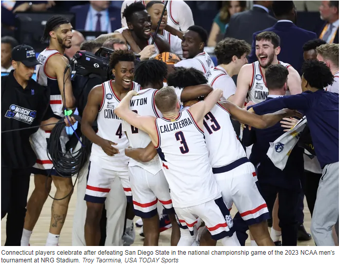 Коннектикут завершает исторический турнир Ncaa, победив Сан-Диего Стэйт в титульном матче