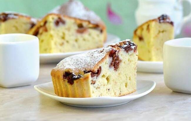 Ореховый пирог с вишней