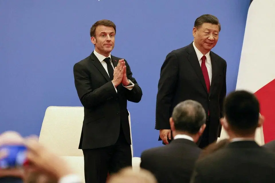 Сказки Макрона для Си.., "О светлом будущем". Или «Бессмысленное упование на третью сторону»