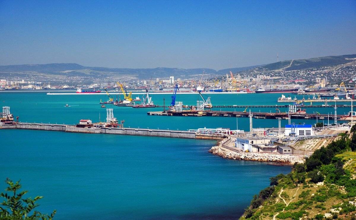 Группа ПИК продает холдингу "Ава Групп" недвижимость в Новороссийске