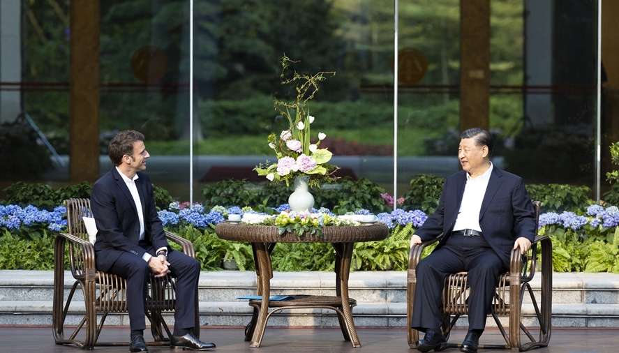 Си Цзиньпин провел неформальную встречу с президентом Франции Эммануэлем Макроном в Гуанчжоу