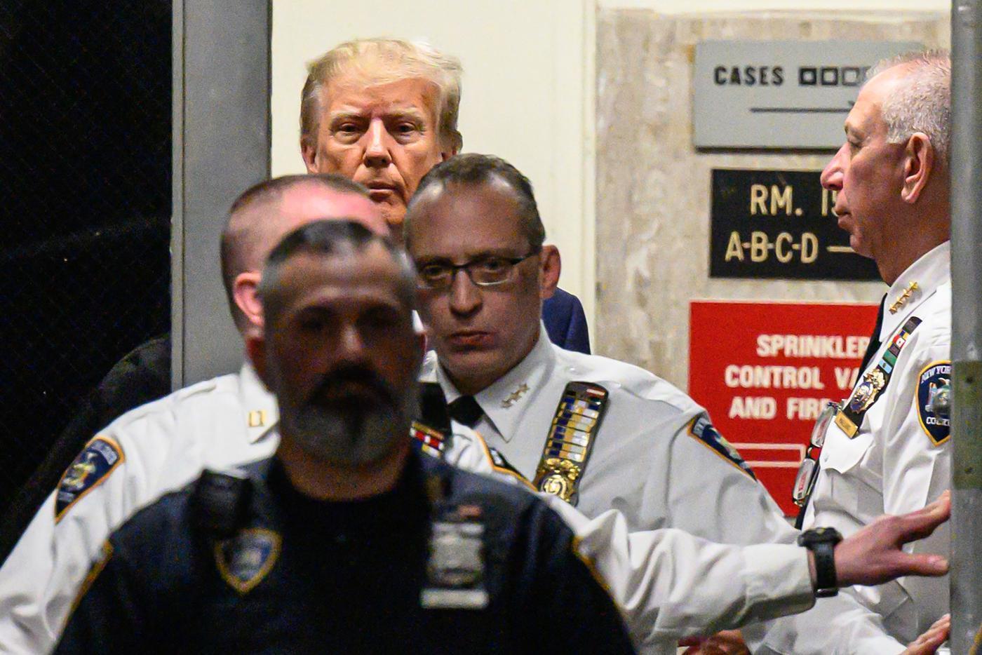 Грозит ли Дональду Трампу реальный срок заключения в Америке.