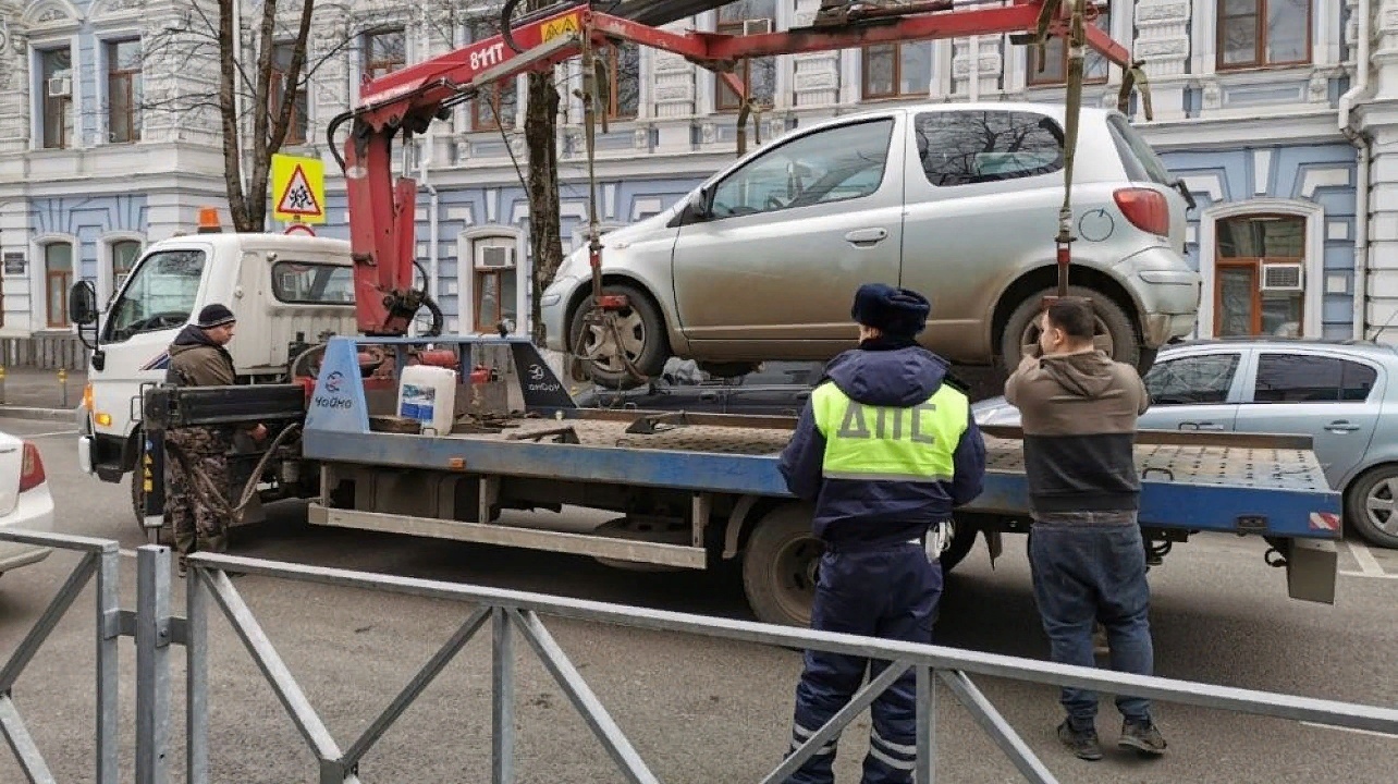 Эти три профессии презирают все россияне. Может их уже пора запретить?