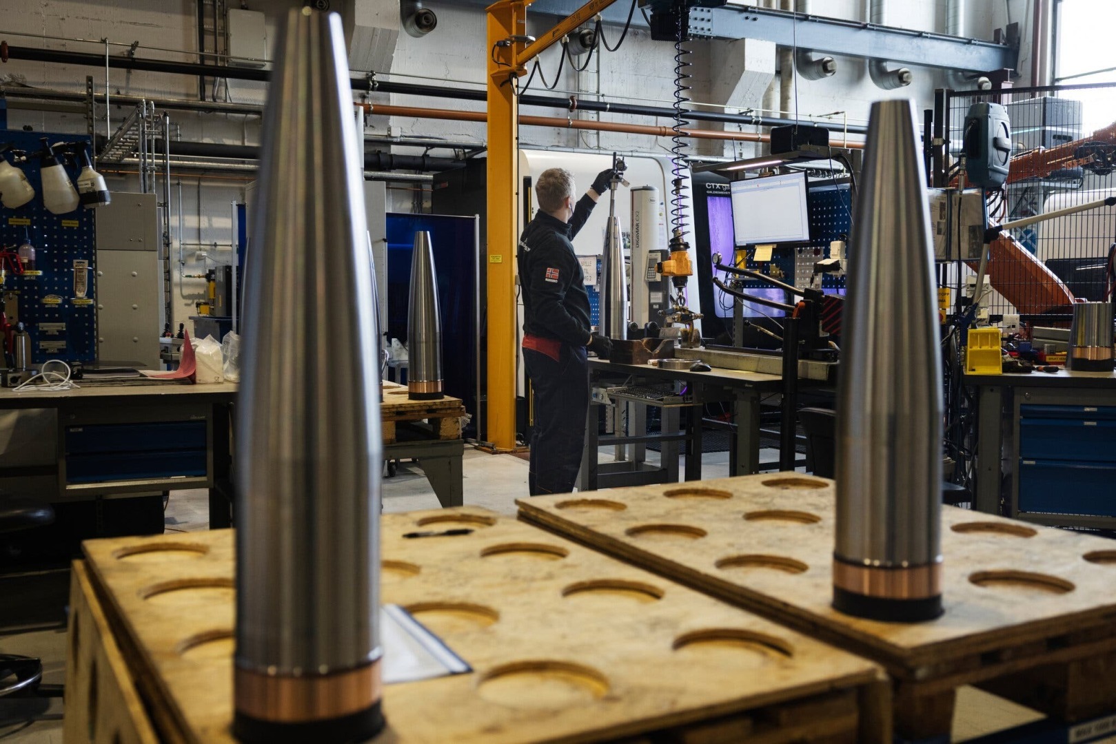 Европа заложила миллион снарядов для Украины в год. Может ли это доставить?