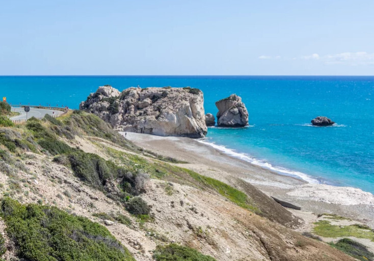 Страна ЕС, где русским по-прежнему рады. Странное поведение по отношению к украинцам