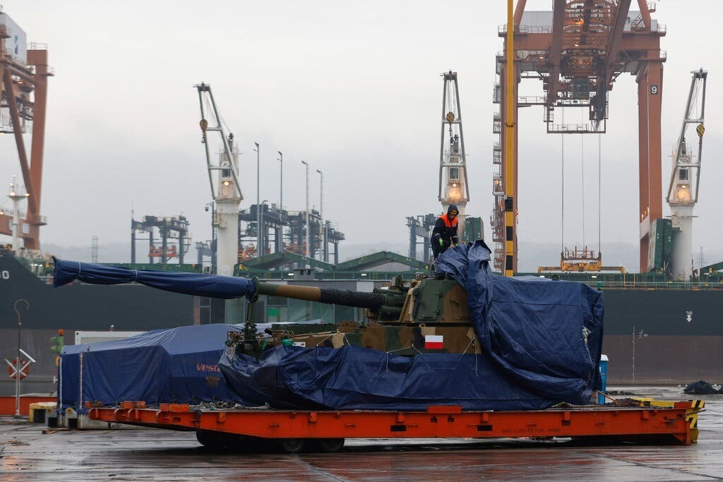 На фоне фурора Сеул преуменьшает значение просочившихся документов Пентагона.