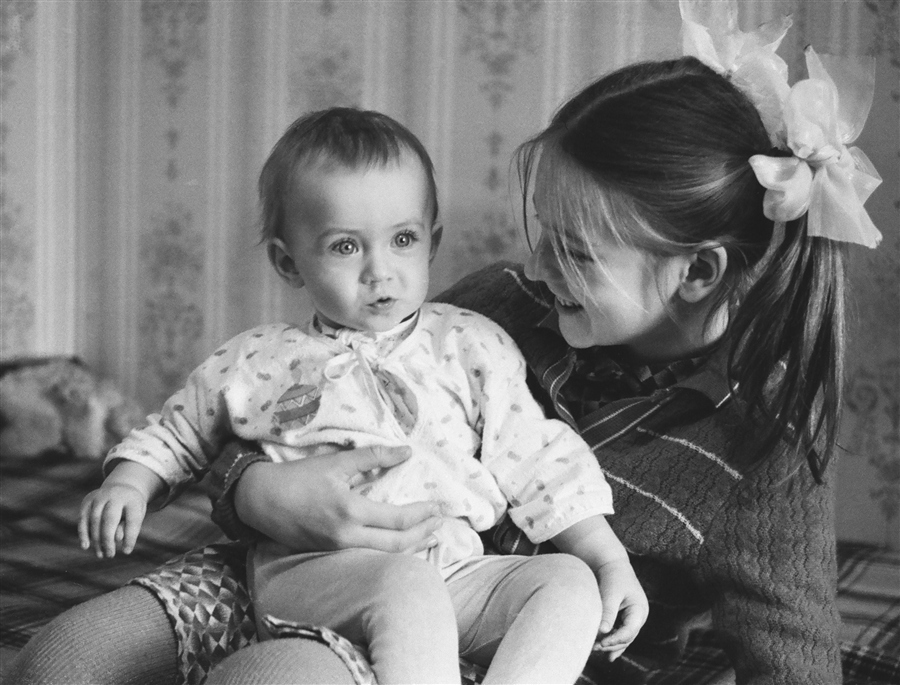 "Мама, она не даёт мне какаськи"- шутка сестры над младшим братом