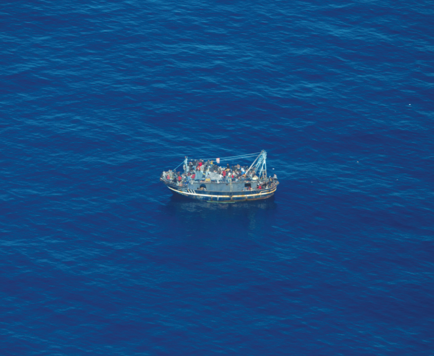 Мигранты гибнут, пытаясь добраться до Италии на лодках