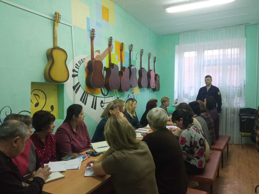 В городе Янауле росгвардеец провел урок безопасности