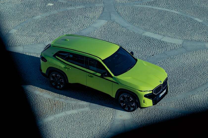 Вчера BMW представила новый автомобиль - XM 50e, который оснащен гибридной силовой установкой, мощностью 469 лошадиных сил и..