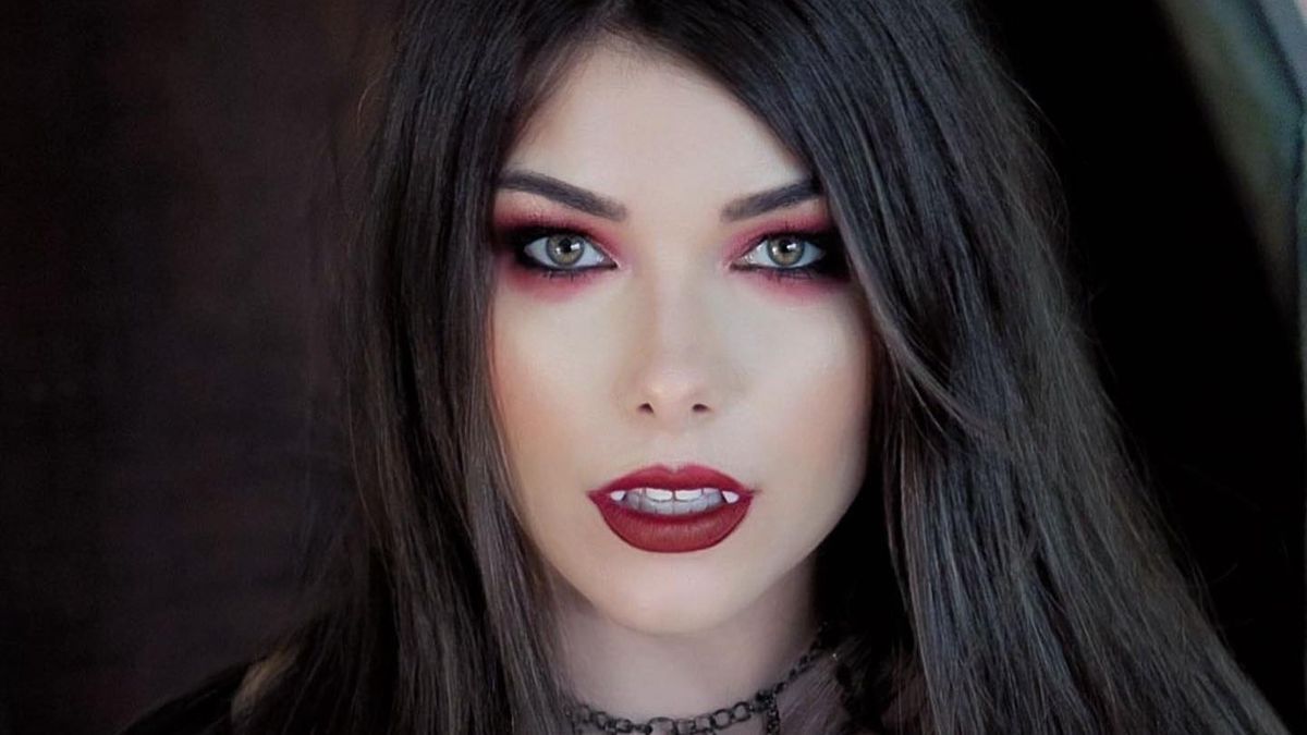 Женщина утверждает, что люди не ступят в ее дом с гробами из-за «призрачного соседа по квартире»