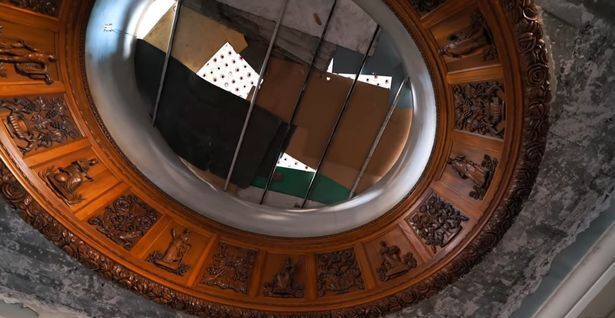 «Экстравагантный» заброшенный отель, в котором живет его архитектор, и вход в который запрещен