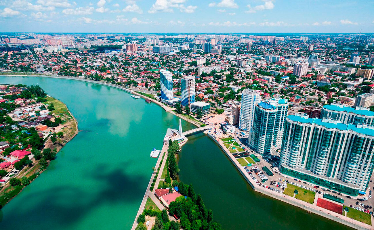 Однажды утром в Россию пришел большой сюрприз. Все небо над страной было покрыто яркими летающими объектами. (история)