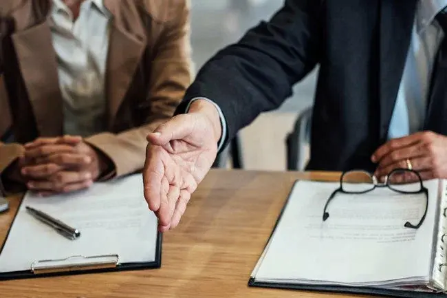 Пенсионерам и женщинам в декрете разрешат упрощенное банкротство по одному заявлению