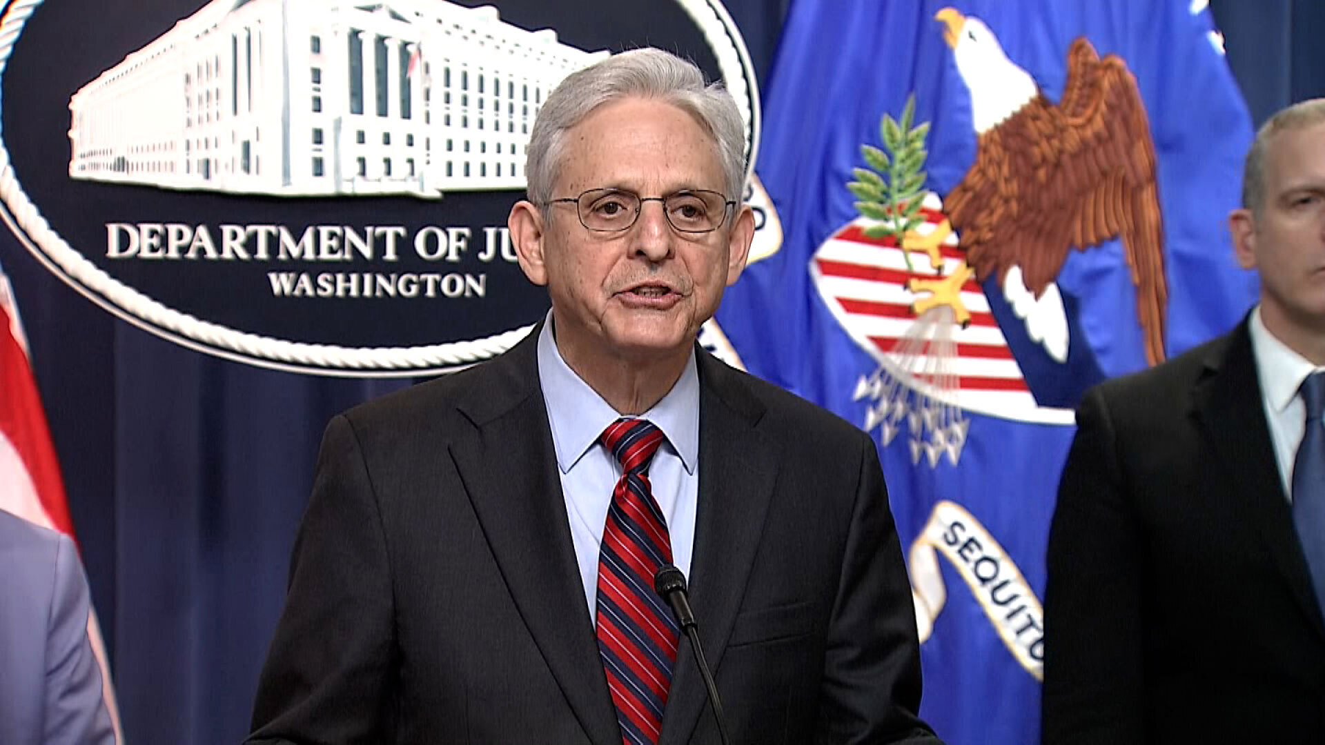 Генеральный прокурор Гарланд заявил, что подозреваемый в утечке разведданных арестован "без инцидентов"