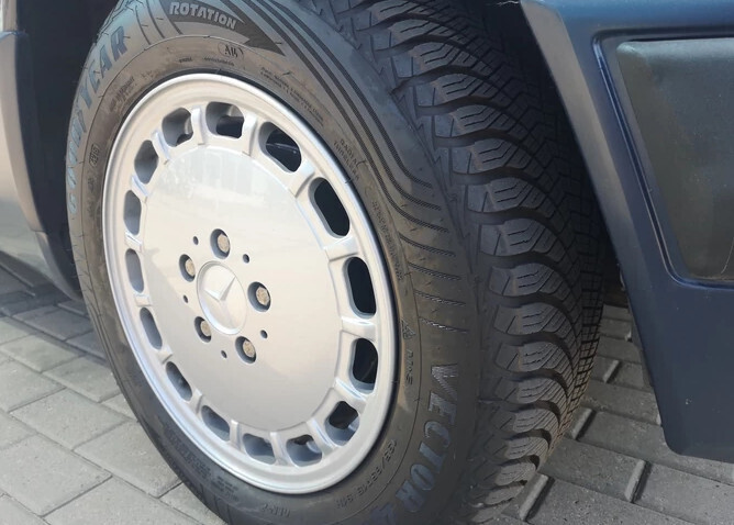 Когда стоит покупать всесезонные шины, а когда лучше иметь два комплекта, зимние и летние