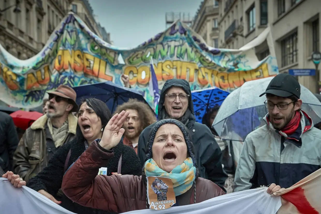 Победа Макрона: Конституционный совет Франции утвердил более высокий пенсионный возраст.