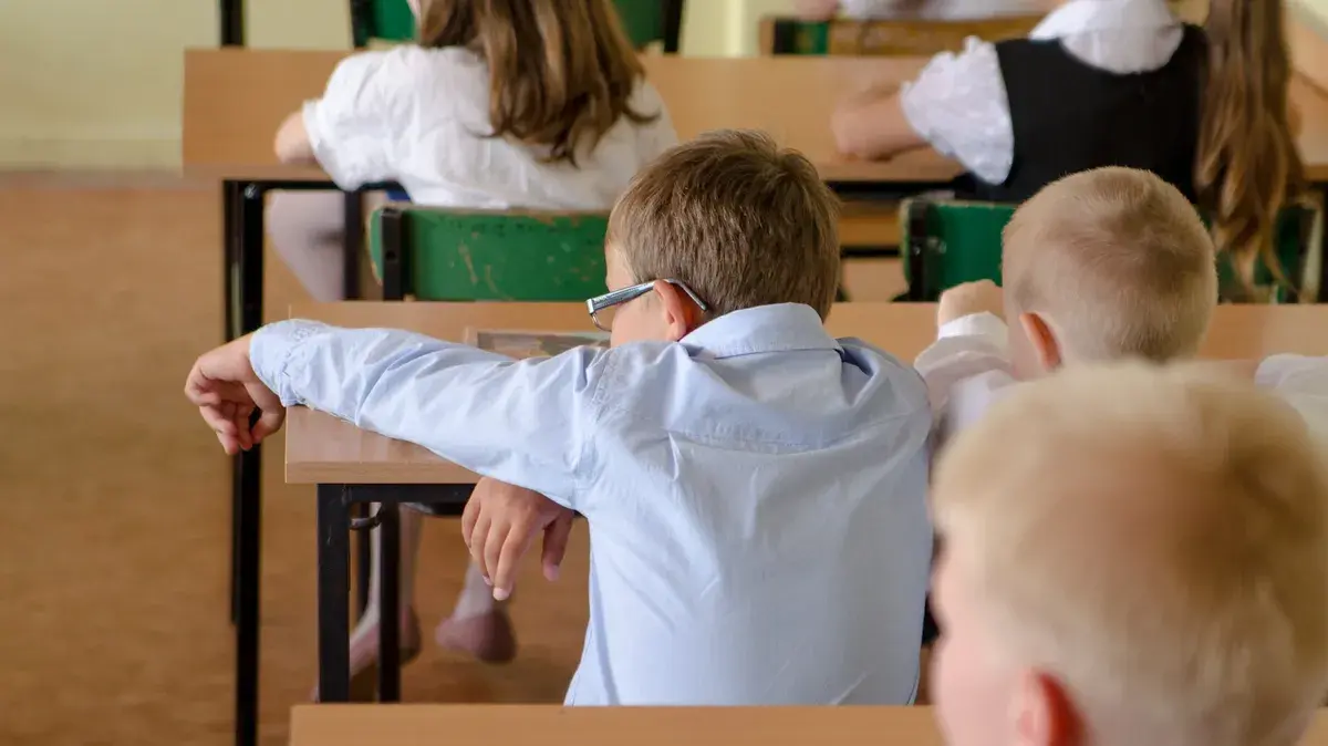 Родители отличников получат денежные пособия на летний отдых для детей: будут ли выплаты к школе в 2023 году