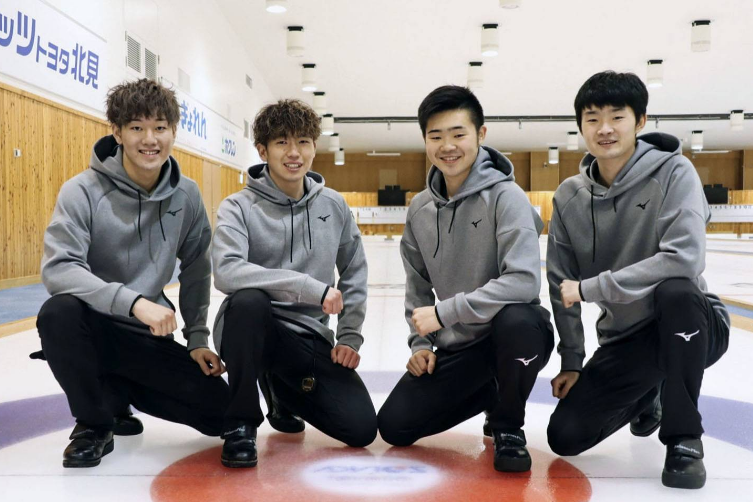 Молодая японская мужская команда по керлингу нацелена на олимпийскую медаль в 2026 году
