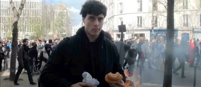 В разгар демонстрации этот итальянский ютубер отправляется на поиски лучшего круассана в Париже.