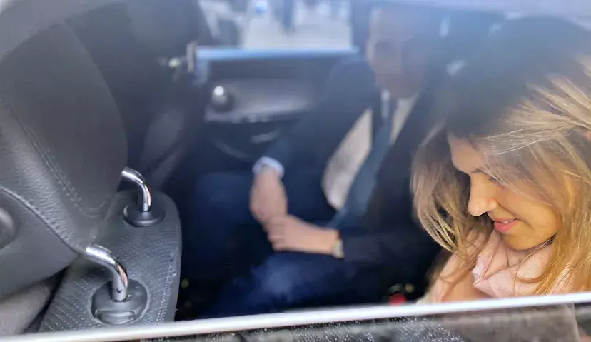 Коррупционный скандал в ЕС: смотрите, как Ева Кайли разговаривает с журналистами после освобождения из тюрьмы