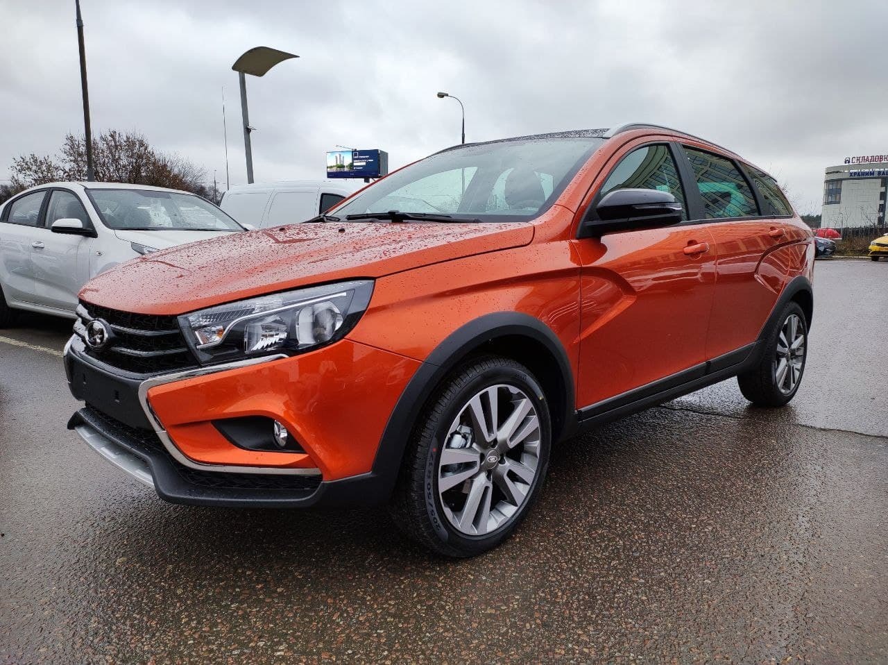 Lada Vesta всех модификаций, цена 2023 года.