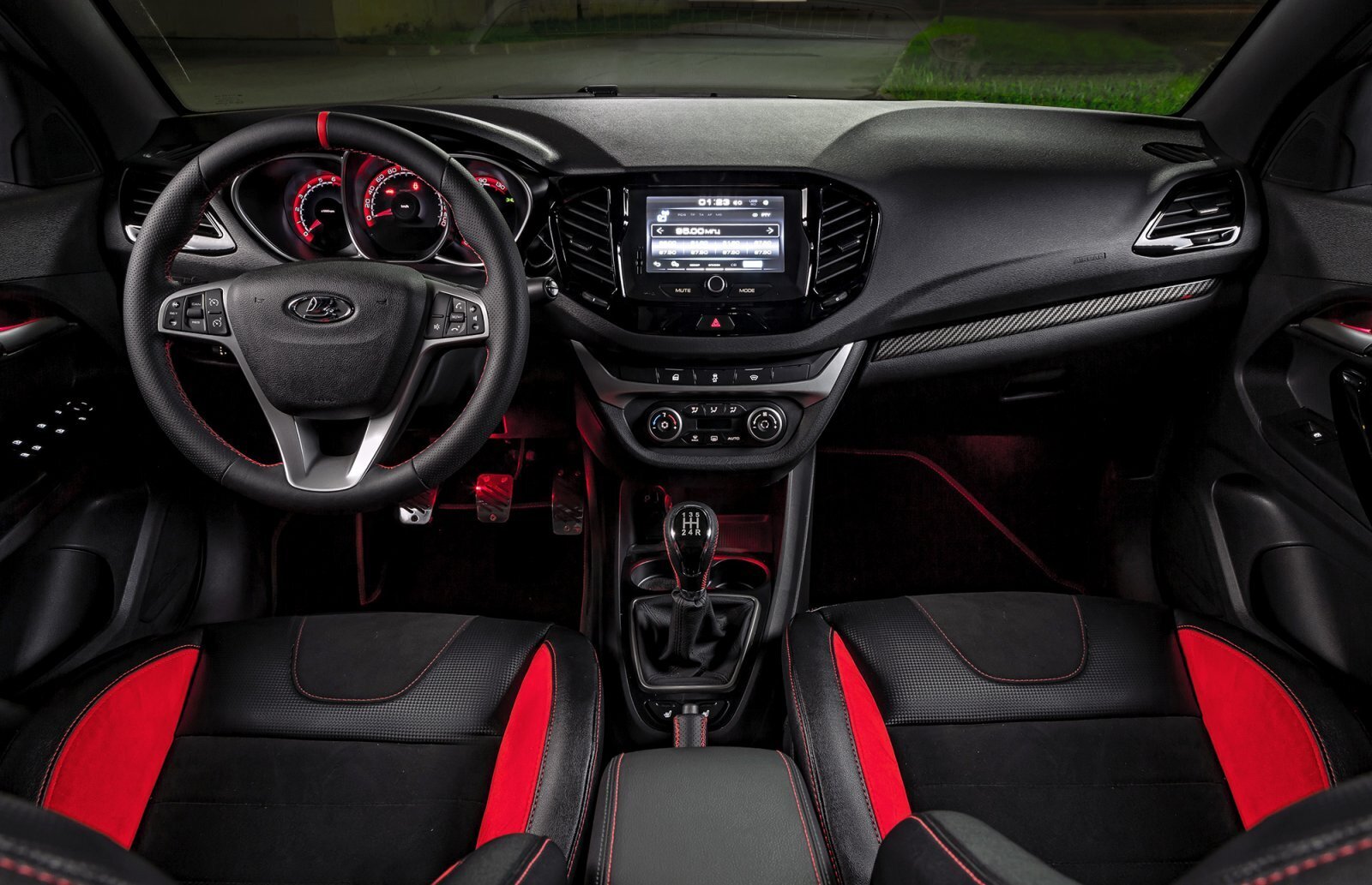 LADA VESTA максимальная комплектация и цена 2023 года.