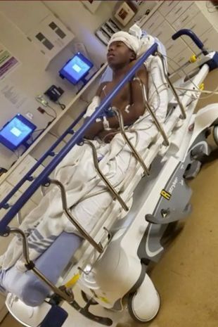 16-летний мальчик получил пулю в голову после того, как позвонил не в ту дверь, когда забирал братьев