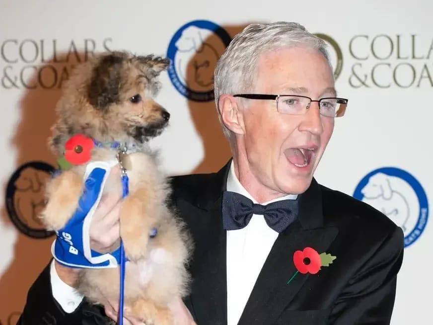 Скорбящие прибывают в «великодушную» и «настоящую» деревню Пола О'Грэйди на его похороны.